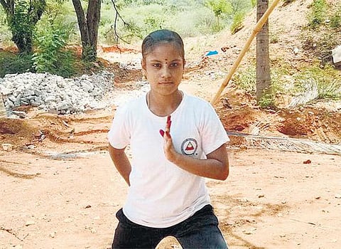 முகங்கள்: காலையில் மாணவி; மாலையில் ஆசான்