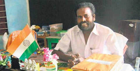 வீட்டுக்கு ஒரு பட்டதாரியை உருவாக்குவேன்- ஆரம்பப் பள்ளி தலைமை ஆசிரியரின் லட்சியப் பயணம்﻿