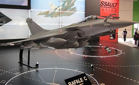 ரஃபேல் போர் விமான ஒப்பந்தத்தில் 17 ஆண்டுகள் இழுபறிக்கு மோடி தீர்வு: பாதுகாப்பு அமைச்சர் பாராட்டு