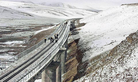 எவரெஸ்ட் சிகரத்தில் சுரங்கம் அமைத்து﻿﻿ நேபாளத்துக்கு சீனா ரயில்பாதை: இந்தியாவுக்கு அபாய எச்சரிக்கை﻿﻿