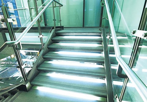 ஒளி ஊடுருவும் கலவை﻿