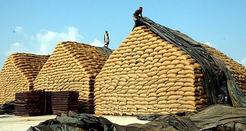 ஒரு பிடி மண் 5 - அறுபடும் தலைமுறை பந்தம்