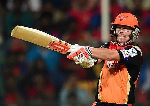 வார்னர், தவன் அதிரடியில் பெங்களூருவை வீழ்த்திய ஹைதராபாத்