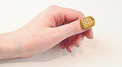 நகத்தில் சென்சார்