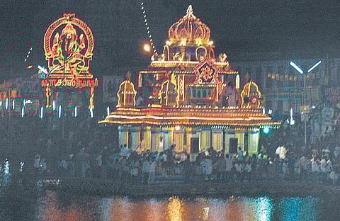 பாலையைப் பொலியவைக்கும் சித்திரை நிலவு﻿