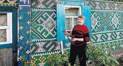 பிளாஸ்டிக்கில் பசுமை வீடுகள்