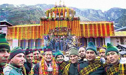 6 மாதத்துக்குப் பிறகு﻿﻿ பத்ரிநாத் கோயில் திறப்பு