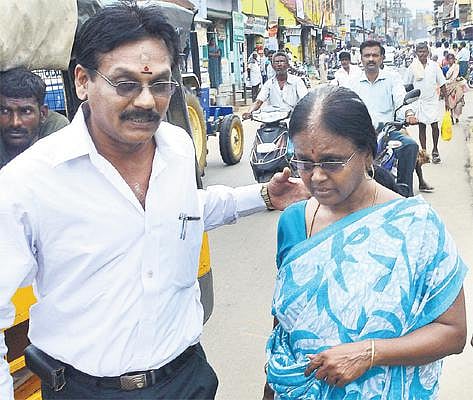 வேளாண் அதிகாரி தற்கொலை வழக்கு: நீதிமன்றத்தில் மனைவி ரகசிய வாக்குமூலம்