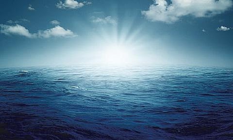 அறிவோம் நம் மொழியை: கடலின் 200 பெயர்கள்!