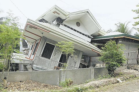 நிலநடுக்கம் தாங்கும் கட்டிடம்﻿