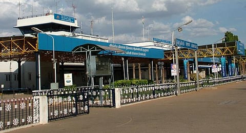 திருச்சி சுங்கத்துறை அலுவலக பெட்டகத்தில் போலி தங்கக் கட்டிகள்?﻿