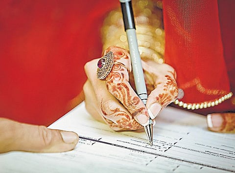 மதுப்பழக்க மணமகனை மணமேடையில் உதறியதுடன் மாற்று முடிவால் வியக்கவைத்த உ.பி. மணப்பெண்