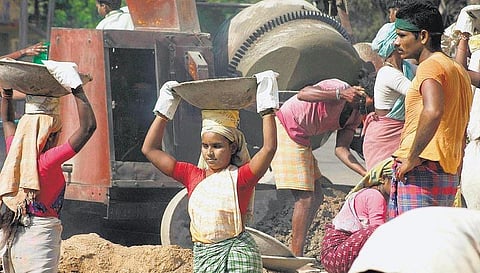 கவனிக்கப்படுகிறார்களா கட்டுமானத் தொழிலாளர்கள்?