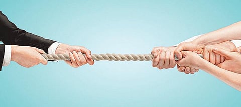 குடும்ப தகராறில் சிக்கித் தவிக்கும் யெஸ் வங்கி!