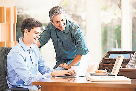 பிளஸ் 2-க்குப் பிறகு: எந்த பட்டப்படிப்பு? கலந்து பேசி கலக்கலாம்﻿