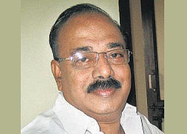 இப்போது படிப்பதும் எழுதுவதும்: எம்.ஜி. சுரேஷ், எழுத்தாளர்