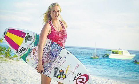 அலையோடு விளையாடும் பெத்தானி!