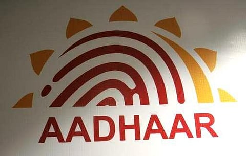 26 மாவட்டங்களில் ஆதார் விவரங்கள் பெறும் பணி 100 சதவீதம் நிறைவு: வாக்காளர் பட்டியலில் இணைக்கும் பணி 15 நாட்களில் முடியும் - தமிழக தலைமை தேர்தல் அதிகாரி சந்தீப் சக்சேனா தகவல்