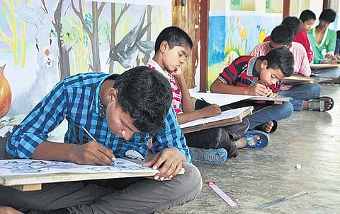 குழந்தைகளுக்காக ஒரு கலைச் சேவை﻿