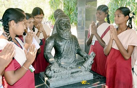 பத்தாம் வகுப்பில் புதிய வரலாறு: தமிழ் உள்ளிட்ட மொழிப் பாடங்களில் 586 பேர் 100-க்கு 100