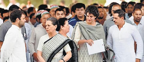 24-வது நினைவு தினம்﻿﻿: ராஜீவ் காந்தி நினைவிடத்தில் சோனியா, ராகுல் அஞ்சலி﻿ - ட்விட்டரில் பிரதமர் மரியாதை