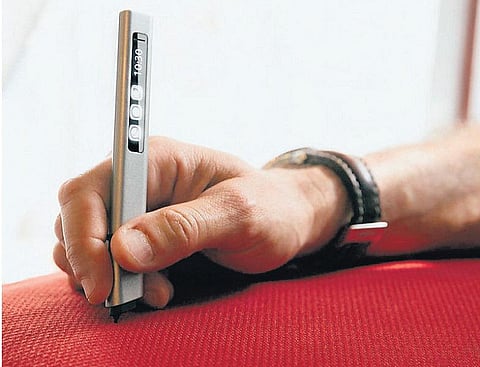 ஆல் இன் ஆல் அழகுராஜா பேனா﻿