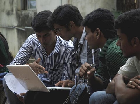 பொறியியல் படிப்புக்கு விண்ணப்பிக்க 29-ம் தேதி கடைசி நாள்: இதுவரை 65 ஆயிரம் மாணவர்கள் விண்ணப்பம்