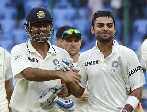 தோனியின் மனதில் உள்ளதை அறிய முடியாது: கோலிக்கு கபில் அறிவுரை