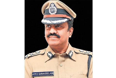 ஜெயலலிதா வழக்கில் பணியாற்றிய லஞ்ச ஒழிப்பு இயக்குநருக்கு 3-வது முறை பணி நீட்டிப்பு﻿