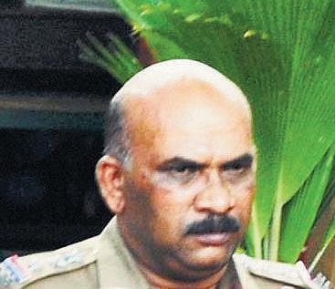 செம்மரக் கடத்தல் விவகாரம்﻿: டிஎஸ்பிக்கு எதிராக 4 போலீஸார் வாக்குமூலம்﻿