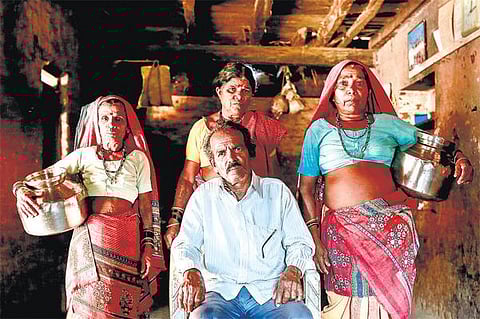 மகாராஷ்டிராவின் வறட்சிப் பகுதிகளில்﻿﻿ அதிகரித்து வரும் ‘தண்ணீர் மனைவிகள்’﻿