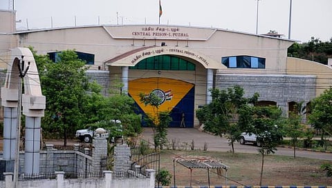 சிறுநீரக தொற்று சிகிச்சைக்காக﻿ சென்னை புழல் சிறைக்கு பேரறிவாளன் திடீர் மாற்றம்﻿