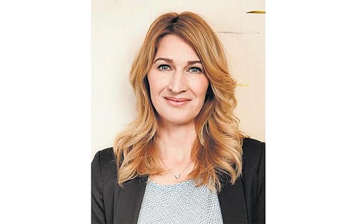 ஸ்டெஃபி கிராஃப்﻿ 10