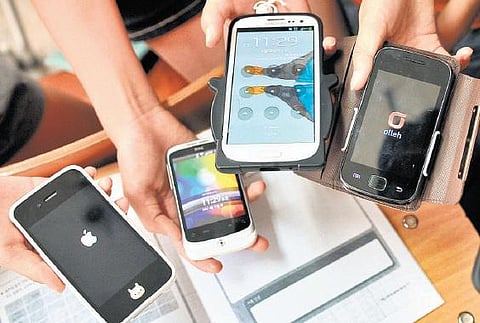 தொடுதிரை அடிமைகள்﻿