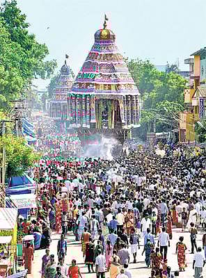 சிதம்பரம் நடராஜர் கோயில் தேரோட்ட உற்சவம்: ஆயிரக்கணக்கான பக்தர்கள் தரிசனம்