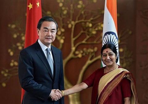 லக்வி விவகாரத்தில் நடுநிலை: சீன அமைச்சரிடம் சுஷ்மா வலியுறுத்தல்