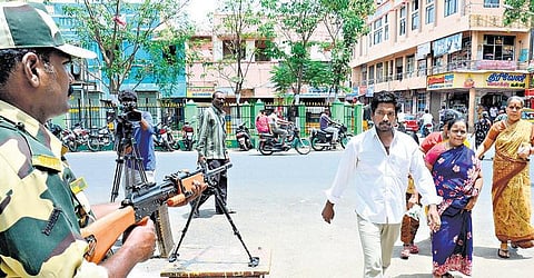 ஆர்.கே.நகர் வாக்குப்பதிவு துளிகள்