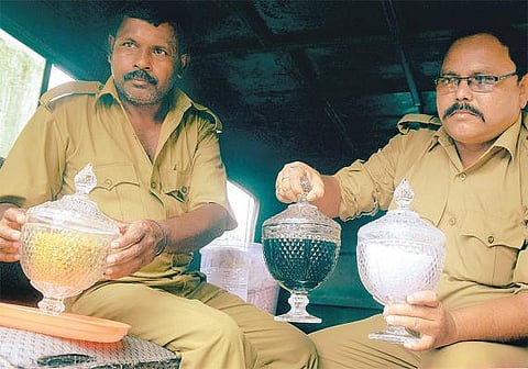 ரூ.100 கோடி மதிப்புள்ள பாம்பு விஷம் பறிமுதல்