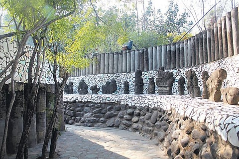 நவீன சிற்பி:  நேக் சந்த்- கட்டிடக் கழிவுகளைக் கலை ஆக்கியவர்﻿