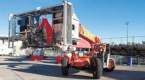 இரண்டே நாளில் வீடு கட்டும் ரோபோ﻿