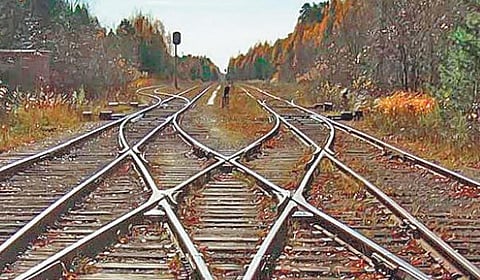 காதல், சாதி, கவுரவம் மற்றும் தண்டவாளம்