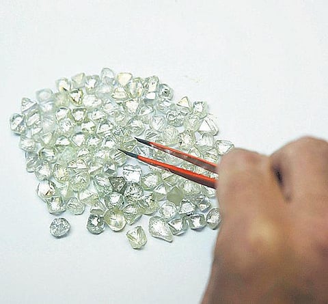 ஜொலிக்காத வைர வியாபாரம்﻿