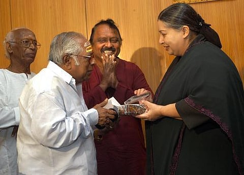 இசை வல்லமையால் தமிழகத்துக்கு பெருமை சேர்த்தவர்: எம்.எஸ்.விஸ்வநாதனுக்கு முதல்வர் ஜெயலலிதா புகழஞ்சலி