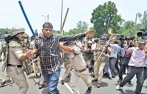 வியாபம் ஊழல் வழக்கில்﻿﻿ சிபிஐ விசாரணை தொடங்கியது﻿: 40 பேர் குழு போபால் வந்தது﻿﻿