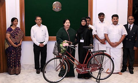 ரூ.233.17 கோடியில் 6.15 லட்சம் மாணவர்களுக்கு இலவச சைக்கிள் வழங்கும் பணி: முதல்வர் தொடங்கி வைத்தார்