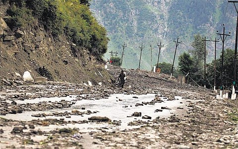 காஷ்மீரில் கன மழைக்கு 4 பேர் பரிதாப பலி