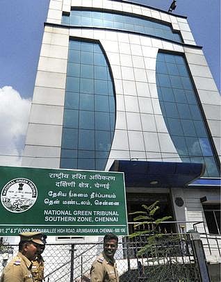 போரூர் ஏரியில் சாலை அமைக்கும் பணிக்கு பசுமைத் தீர்ப்பாயம் இடைக்காலத் தடை: பொதுப்பணித்துறை அறிக்கை அளிக்க உத்தரவு﻿