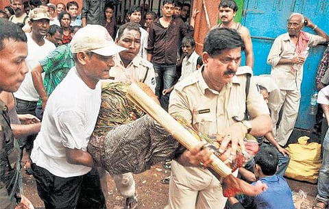 பூரி ஜெகந்நாதர் கோயில் தேரோட்ட விழாவில் சோகம்: நெரிசலில் சிக்கி 2 பெண்கள் பலி - 15 பேர் மருத்துவமனைகளில் அனுமதி