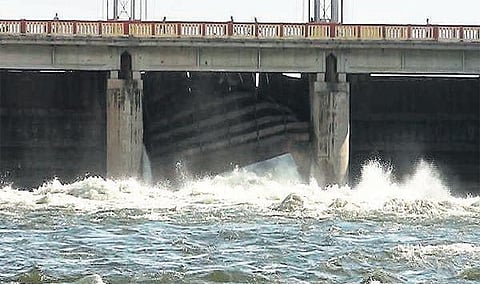 90 அடியைத் தாண்டியது நீர்மட்டம்: மேட்டூர் அணை திறப்பு எப்போது?