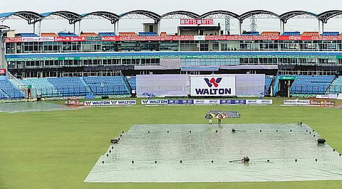 சிட்டகாங் டெஸ்ட்﻿: 4-வது நாளில் விளையாடியது மழை﻿